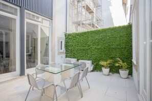 Terrace/patio - Liiiving in Porto Central Secret Terrace (Porto)