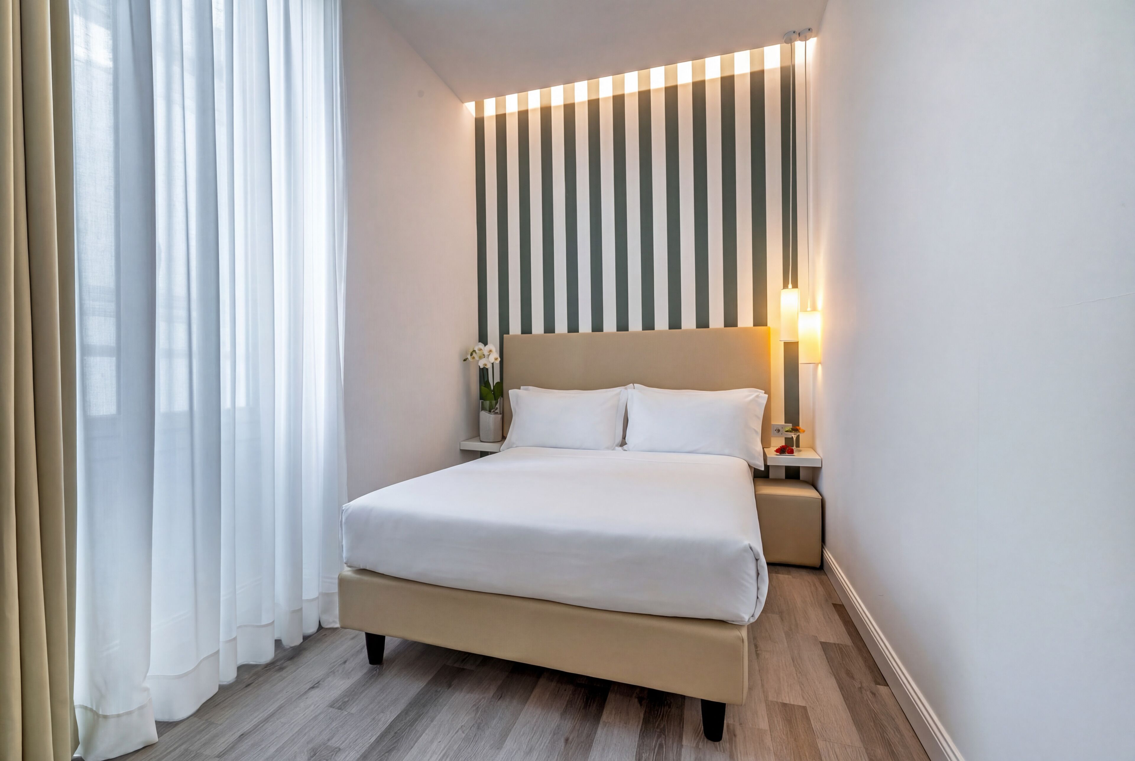 コンフォート ルーム セミダブルベッド 1 台 | 高級寝具、羽毛の掛け布団、客室ごとに異なる装飾、客室ごとに異なるインテリア