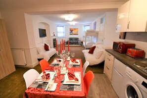 Family Studio | 1 bedroom, individually furnished, desk, laptop workspace - Bourne Hall Hotel (Bournemouth)