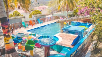 15 outdoor pools