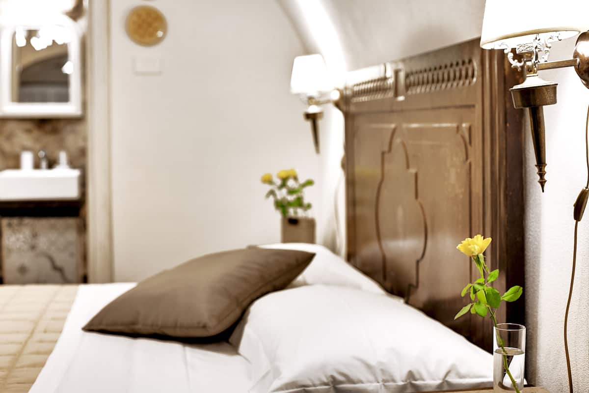 Classic Double Room | 1 bedroom, premium bedding, minibar, in-room safe