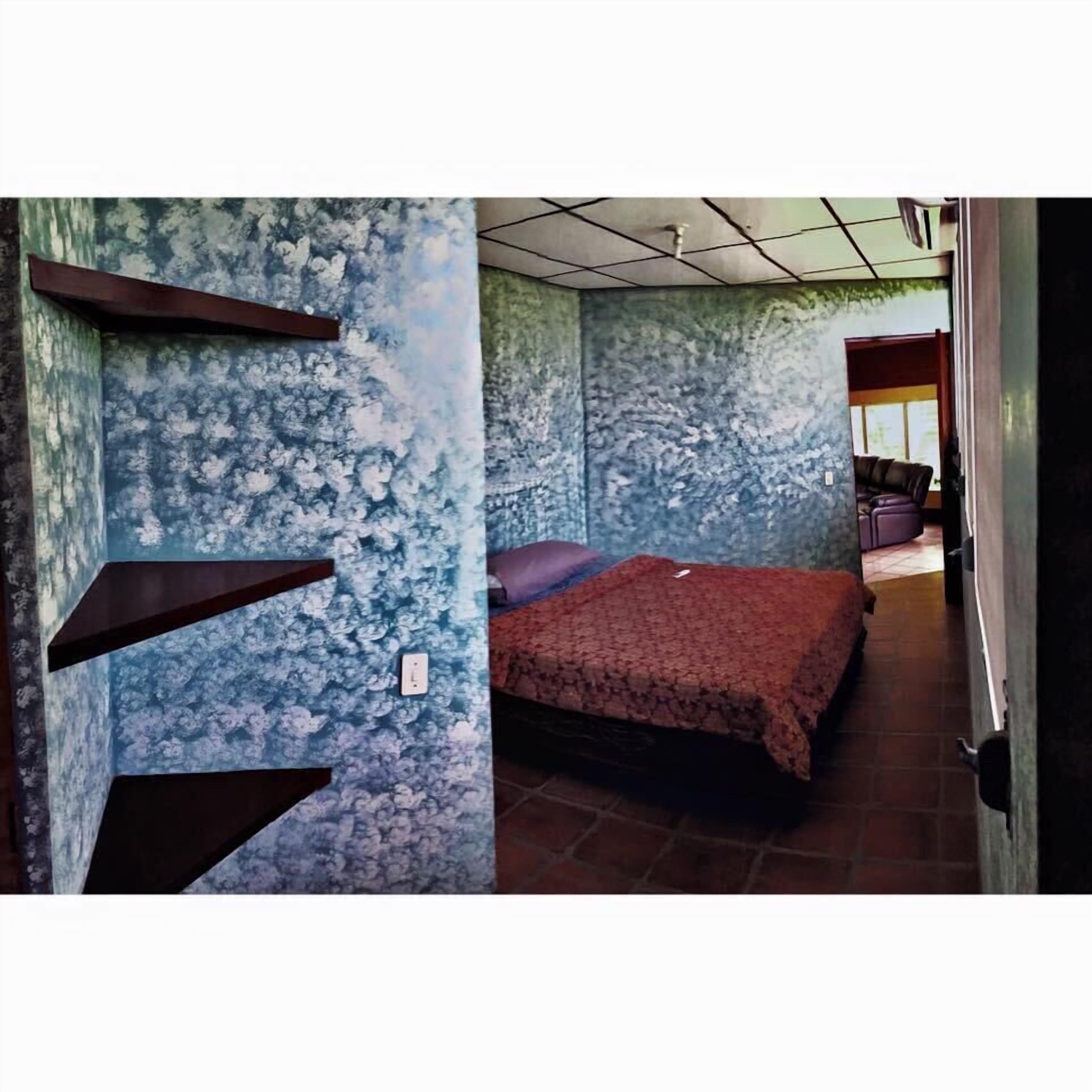 Comfort House, 5 Bedrooms, Non Smoking, Mountain View | 1 bedroom, desk, soundproofing, free WiFi