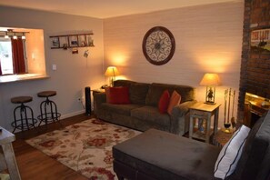 TV - Chateau Rouge (Red Lodge)