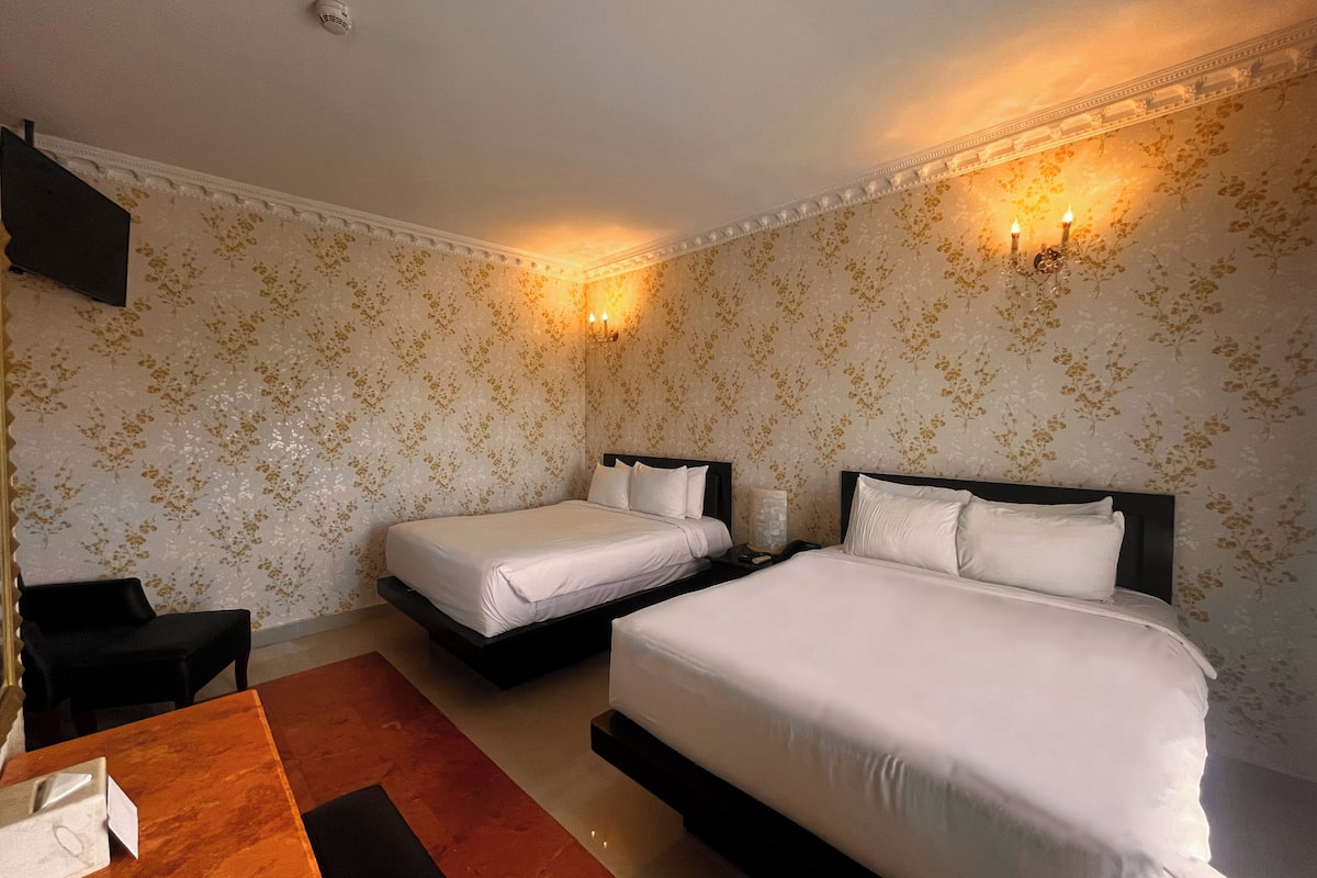 Suite, bad | 1 slaapkamer, luxe beddengoed, donzen dekbedden, een minibar