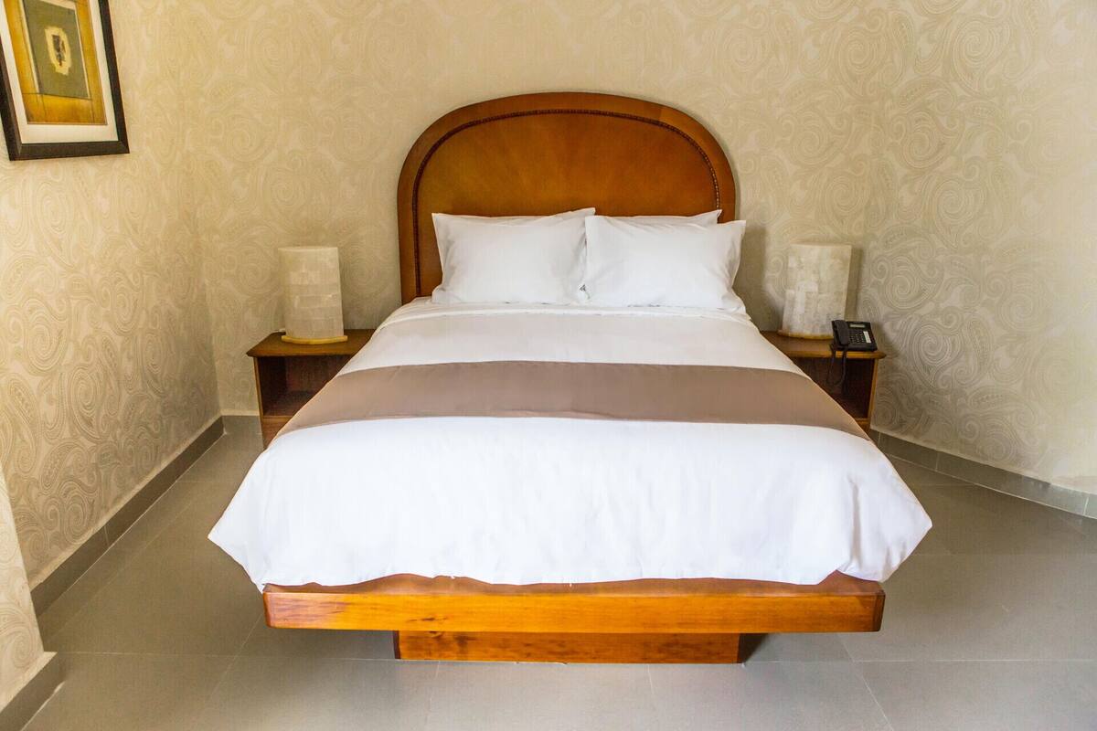 1 bedroom, premium bedding, down comforters, minibar