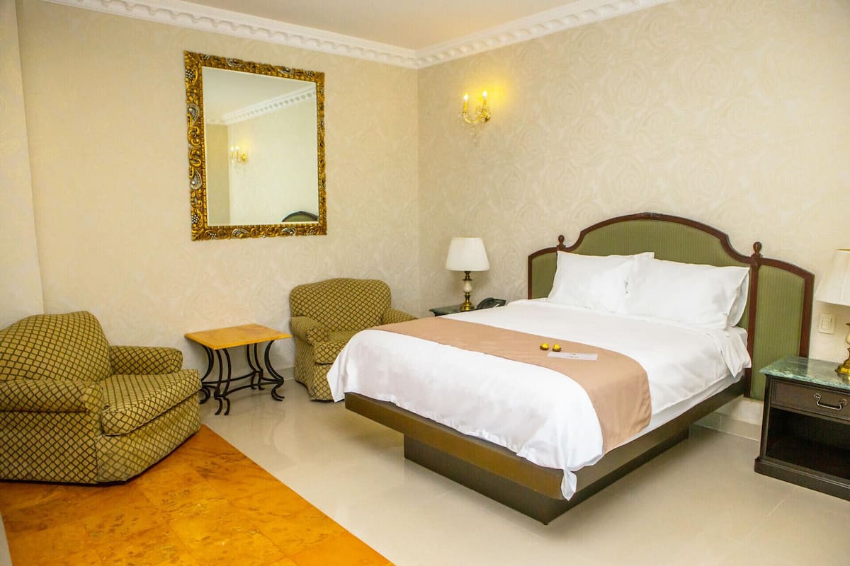 1 slaapkamer, luxe beddengoed, donzen dekbedden, een minibar