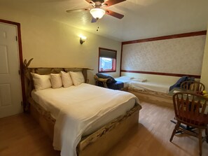 Blackout curtains, iron/ironing board, free cots/infant beds, free WiFi - Northern Nights (Seward)