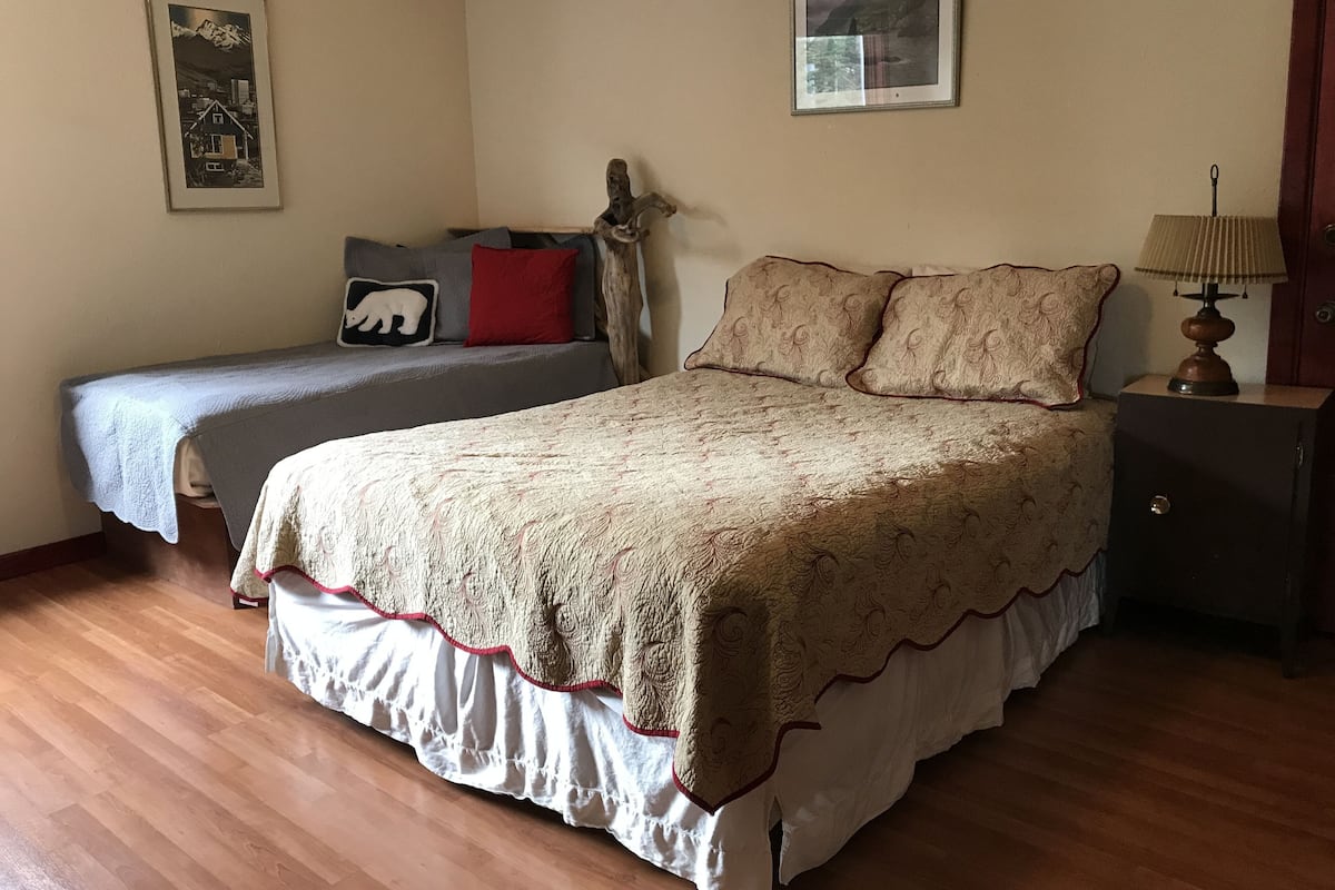 Standaard kamer, 1 slaapkamer | Verduisterende gordijnen, een strijkplank/strijkijzer, gratis babybedden
