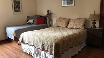 Standard Room, 1 Bedroom | Blackout curtains, iron/ironing board (on request)