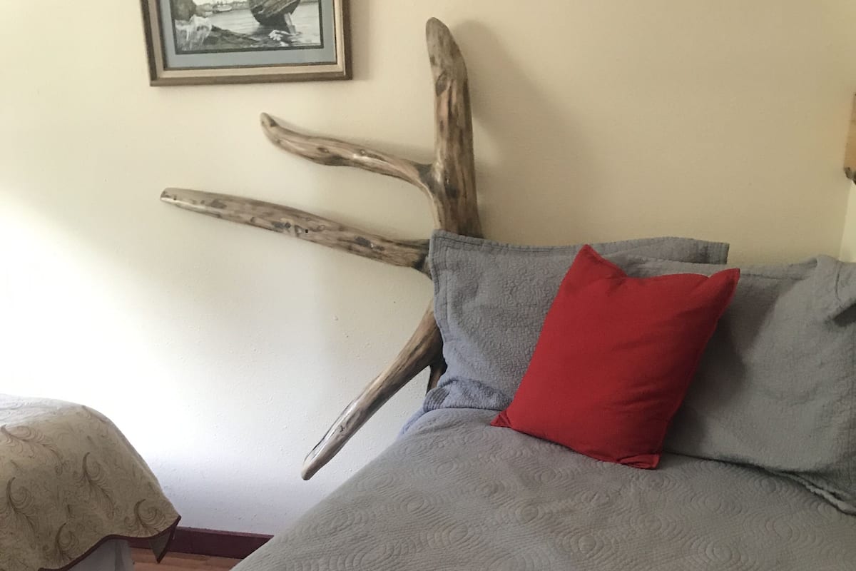 Standaard kamer, 1 slaapkamer | Verduisterende gordijnen, een strijkplank/strijkijzer, gratis babybedden
