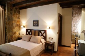Double Room | Free WiFi, bed sheets, wheelchair access - Hostal Dosca (Olivenza)