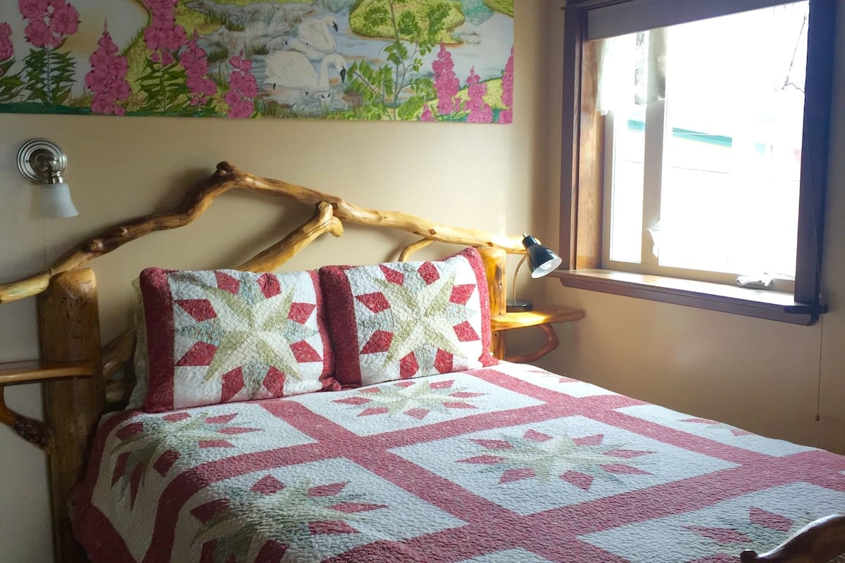 Standard Room, 1 Bedroom, Non Smoking (View Rooms with Loft) | Individually decorated, individually furnished, blackout drapes