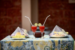 Free breakfast - Temple Tree Hotel Weligama (Weligama)