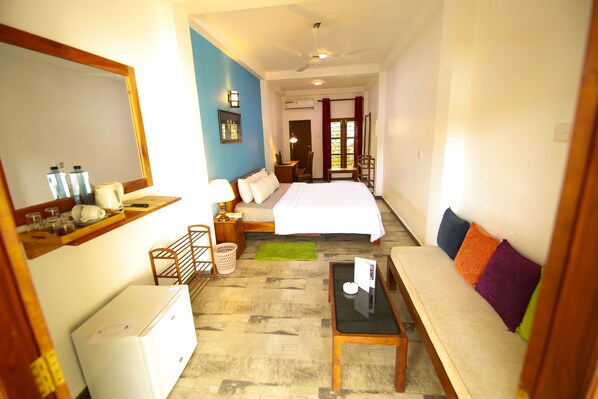 1 bedroom, individually decorated, individually furnished, soundproofing - Temple Tree Hotel Weligama (Weligama)