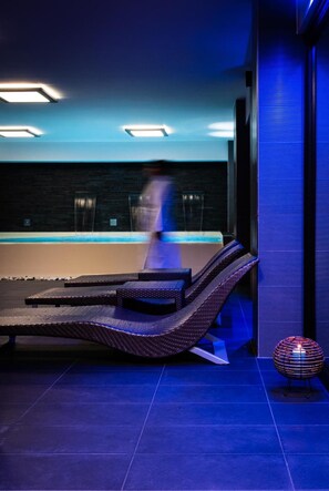 Sauna, hot tub, Turkish bath, body treatments, aromatherapy, body scrubs