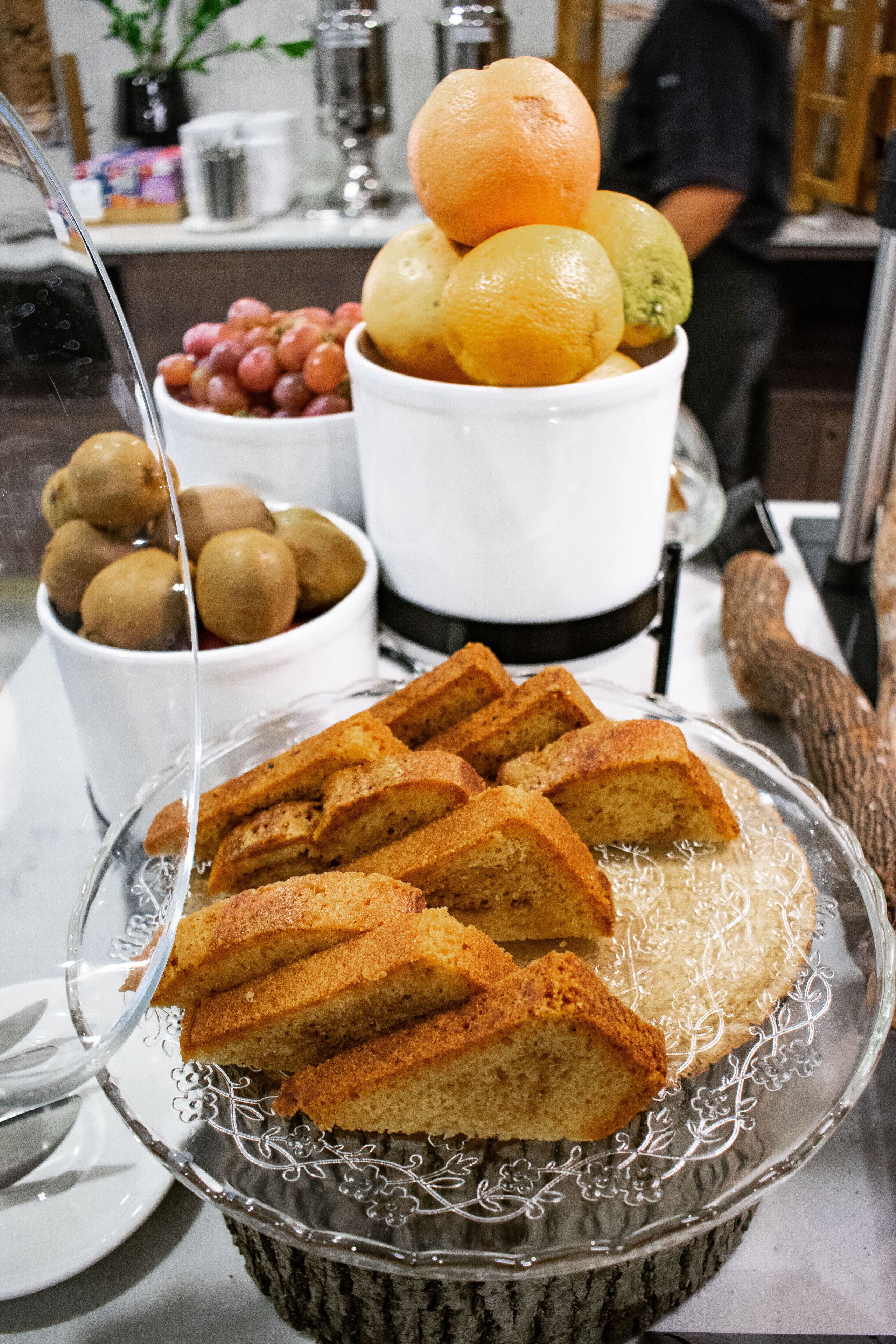 daily buffet breakfast for a fee