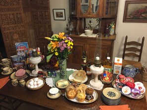 Buffet - The Ashe Farm Bed & Breakfast (Marshall)