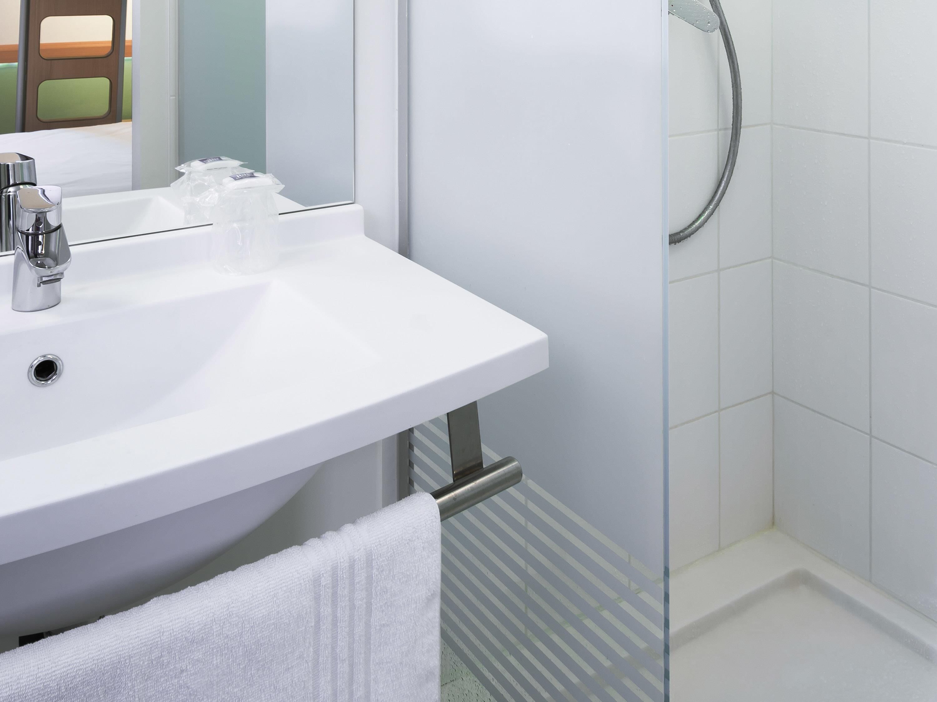 desk, soundproofing, free wifi, bed sheets