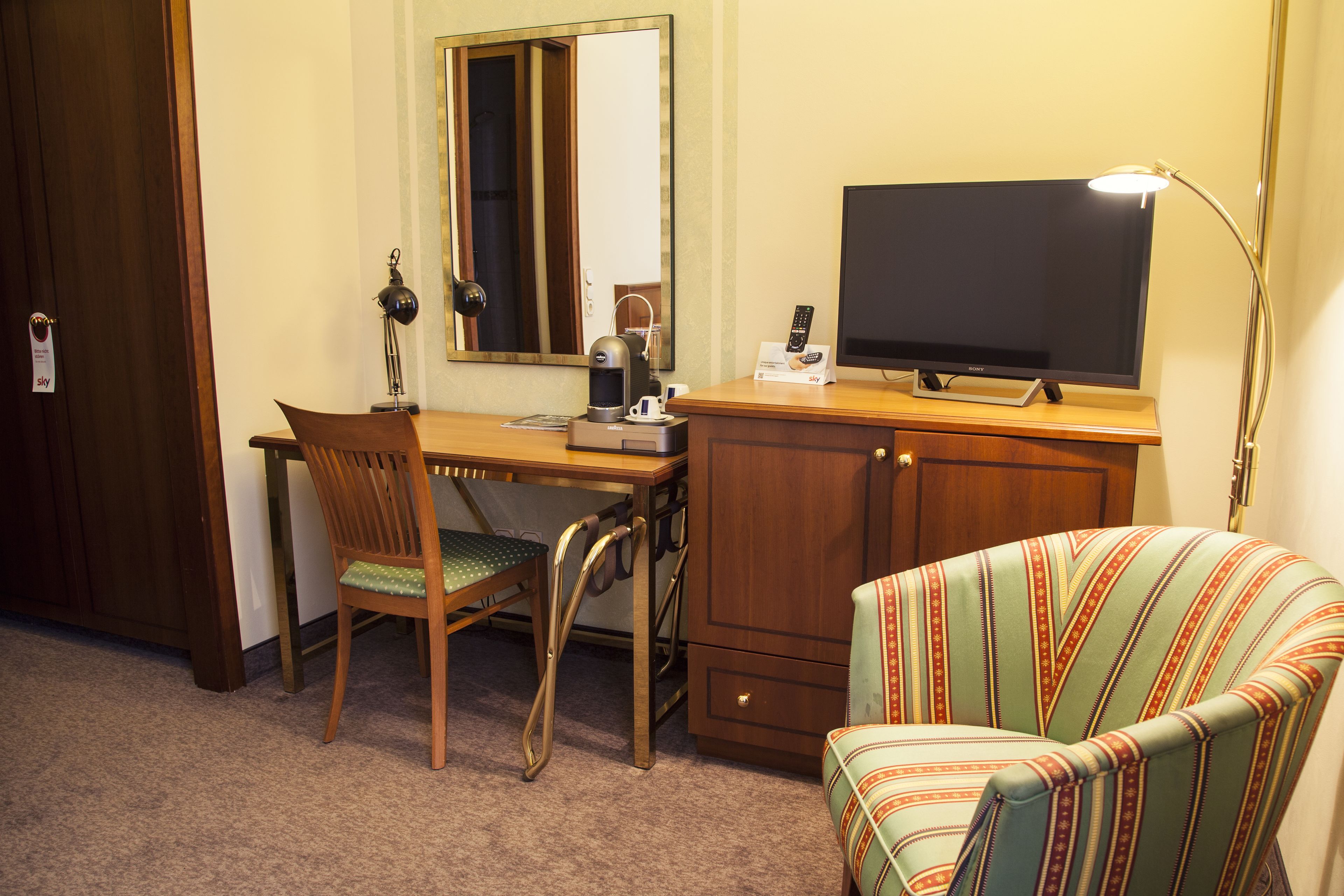 standard single room, accessible | living area | flat-screen tv