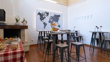 Morgenmadsbuffet hver dag (7 EUR pr. person)