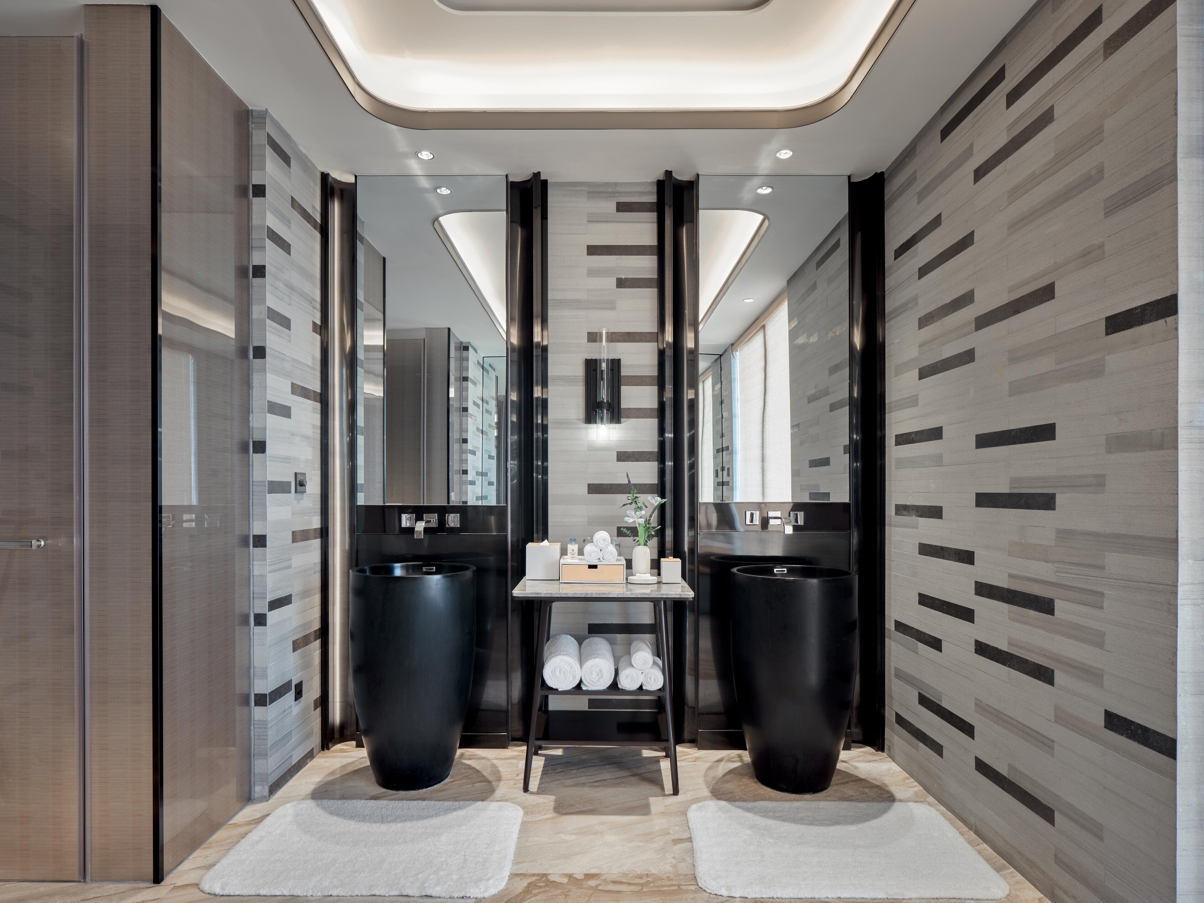 1 bedroom, premium bedding, minibar, in-room safe