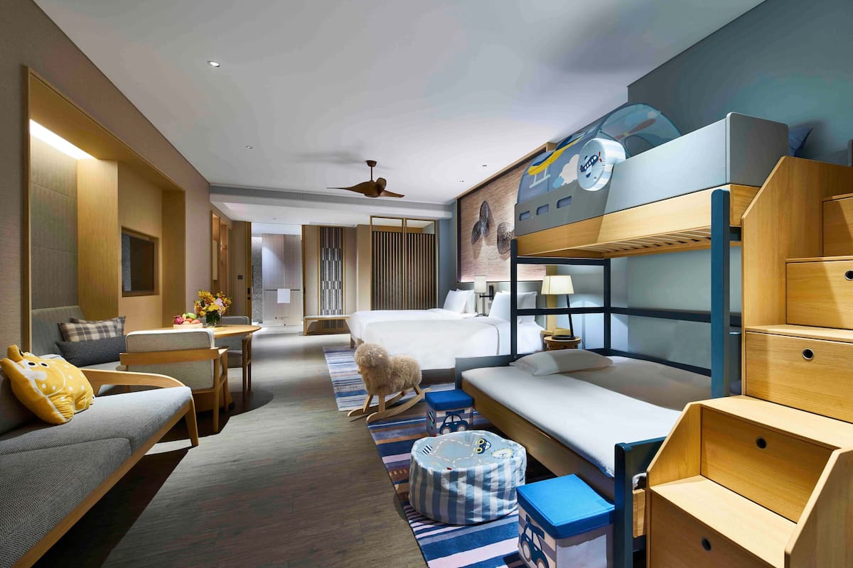 1 bedroom, premium bedding, minibar, in-room safe