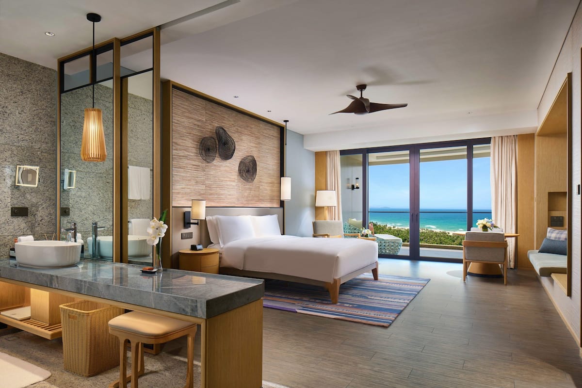 1 bedroom, premium bedding, minibar, in-room safe