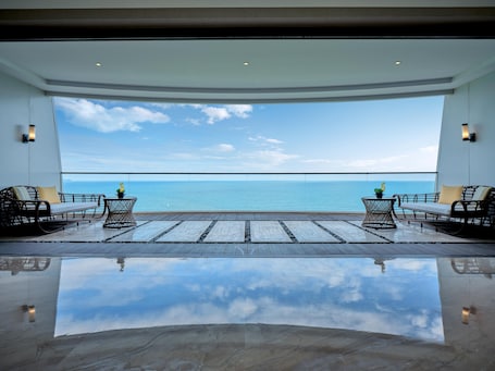 1 King Suite Oceanfront. Crowne Plaza Sanya Haitang Bay Resort by IHG