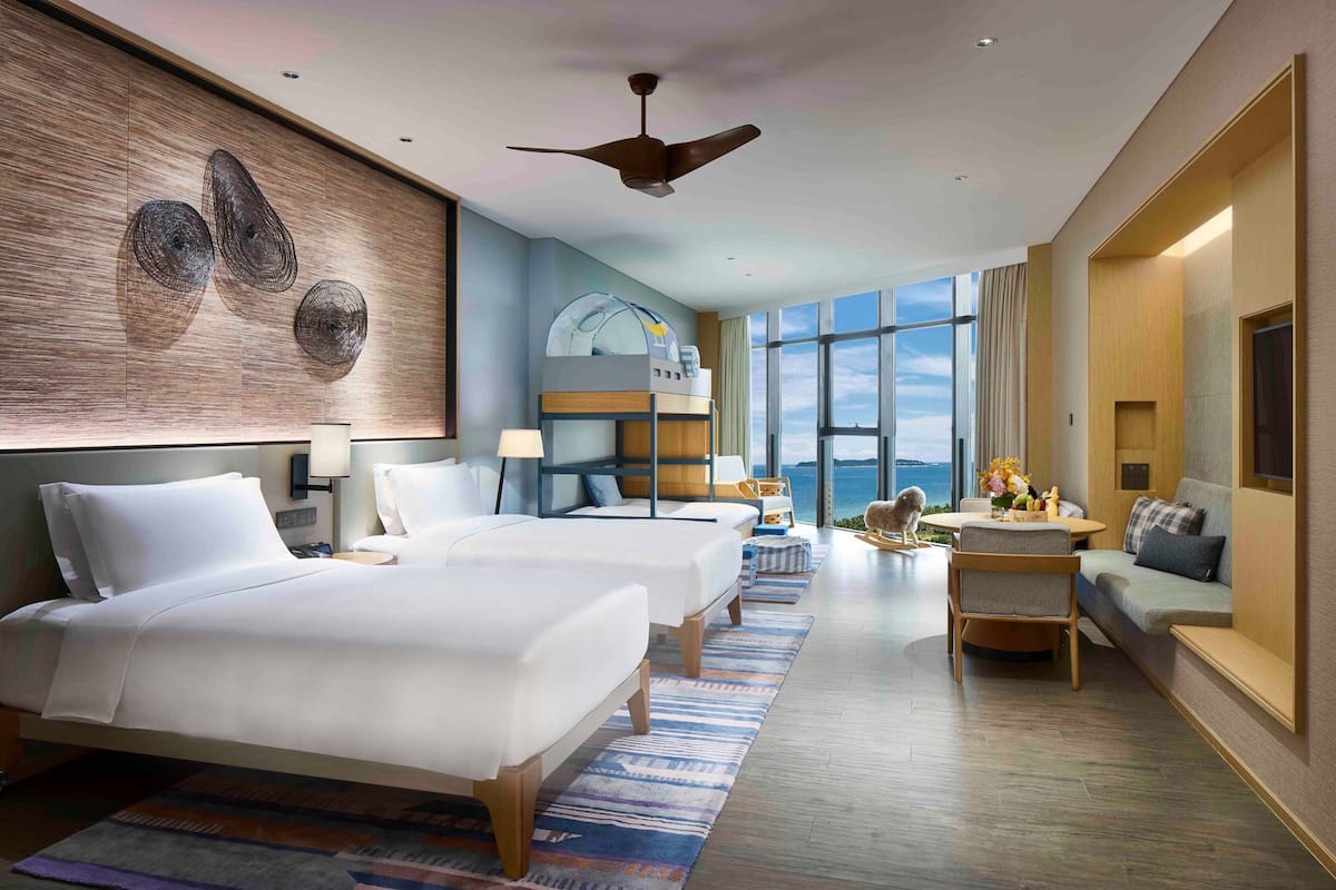 1 bedroom, premium bedding, minibar, in-room safe