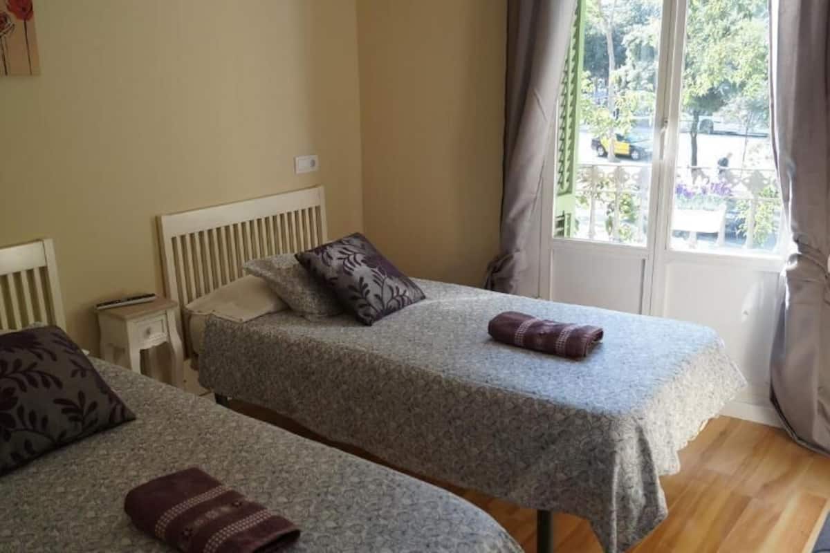Double Room, Private Bathroom, Balcony | Individually decorated, blackout drapes, iron/ironing board, free WiFi