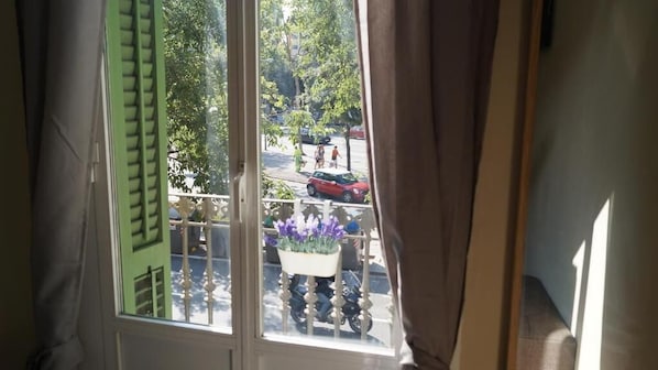 Individually decorated, blackout curtains, iron/ironing board, free WiFi