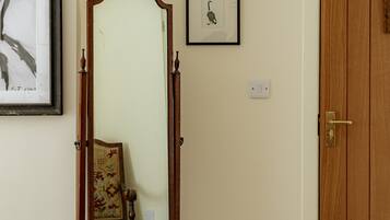 Superior Double Room, Ensuite | Bathroom | Towels