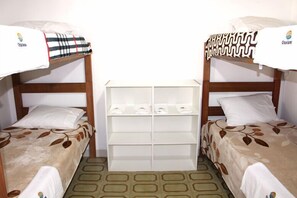 Dormitorio compartido, baño compartido | Wifi gratis y ropa de cama