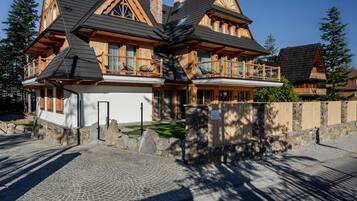 Fachada da propriedade