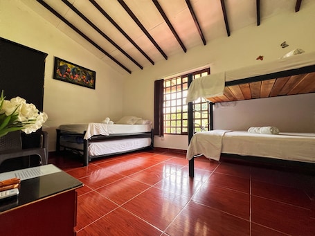 Habitacion Familiar con bano privado | Blackout drapes, iron/ironing board, free WiFi, bed sheets. Paraiso Cocora