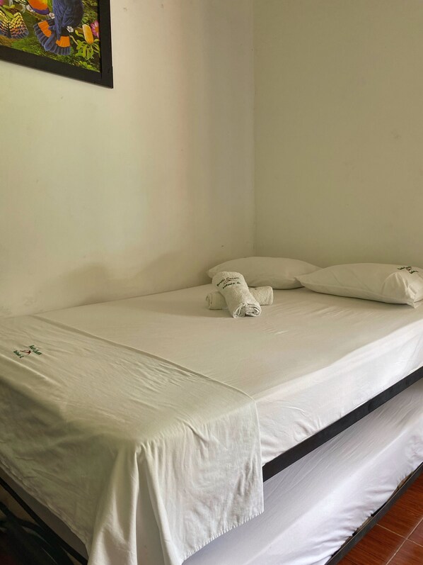 Habitacion Familiar con bano privado | 암막 커튼, 다리미/다리미판, 무료 WiFi, 침대 시트