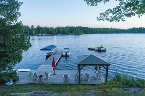 Terrace/patio - Lakeview Escape to Muskoka - Oak 3 Bedroom Cabin (Bracebridge)