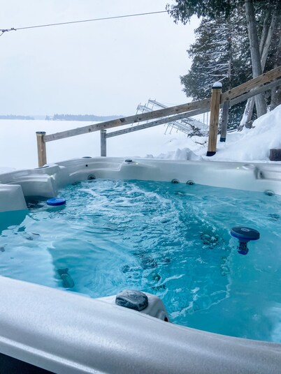 Family Friendly Stoney Lake Cottage