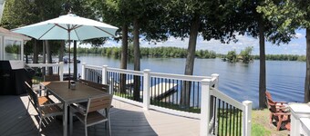 Family Friendly Stoney Lake Cottage