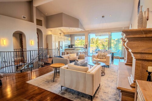 Private Luxury Resort Home in ♥ of the City - Pool ♥ Spa ♥ Outdoor Lounge ♥ Casa Paradiso
