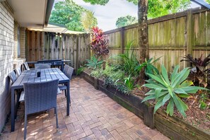 屋外ダイニングエリア