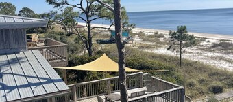 BEACH FRONT to BAY with boatdock, swimming pool, pickleball courts and  kayaks.