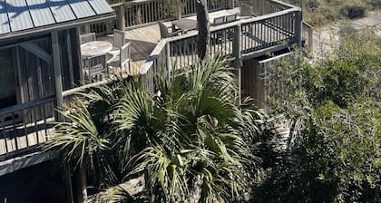 BEACH FRONT to BAY with boatdock, swimming pool, pickleball courts and kayaks.