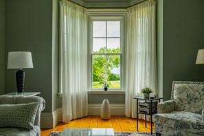 Smart-TV, Netflix, DVD-spiller og bøker