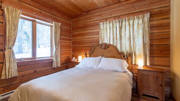 2 bedrooms, iron/ironing board, travel crib, free WiFi