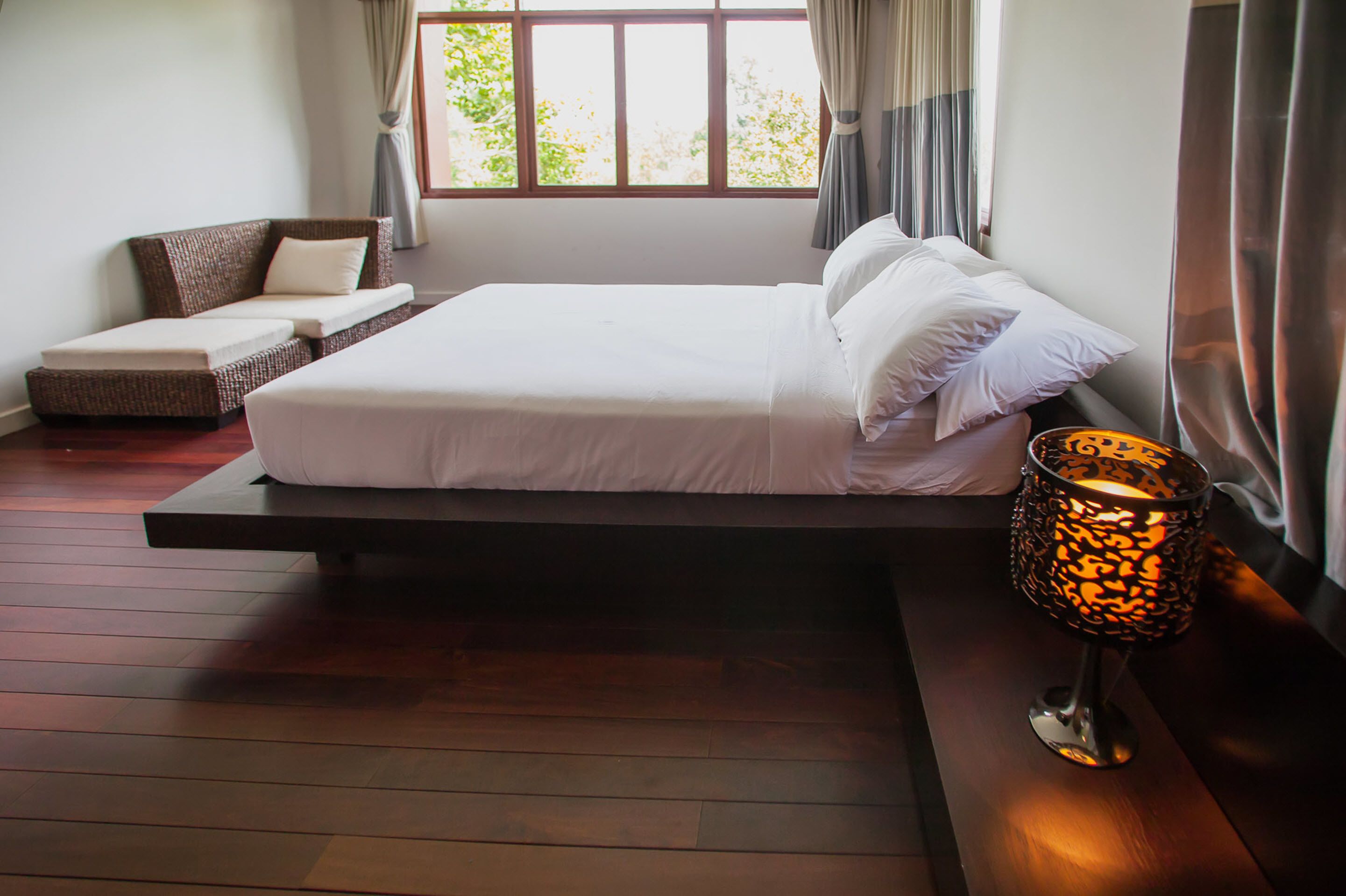 3 habitaciones, caja de seguridad en la habitación y escritorio 