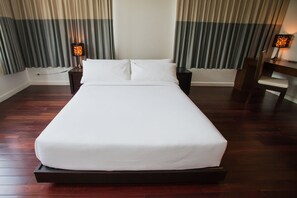 3 bedrooms, in-room safe, desk, iron/ironing board - Amatapura Seaview Villa 26 (Krabi)