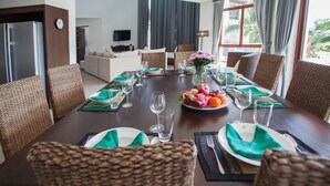 3 Bedrooms Villa | บริการอาหารในห้องพัก
