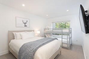 2 habitaciones, tabla de planchar con plancha, internet y ropa de cama 