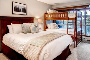 2 bedrooms, iron/ironing board, internet, bed sheets